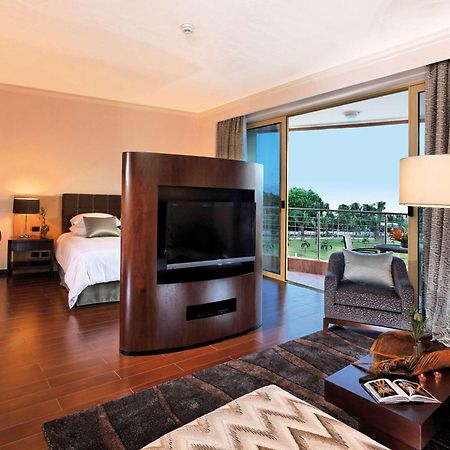 โมเวนพิก แอมบาสซาเดอร์ โฮเทล อักกรา Hotel ภายนอก รูปภาพ