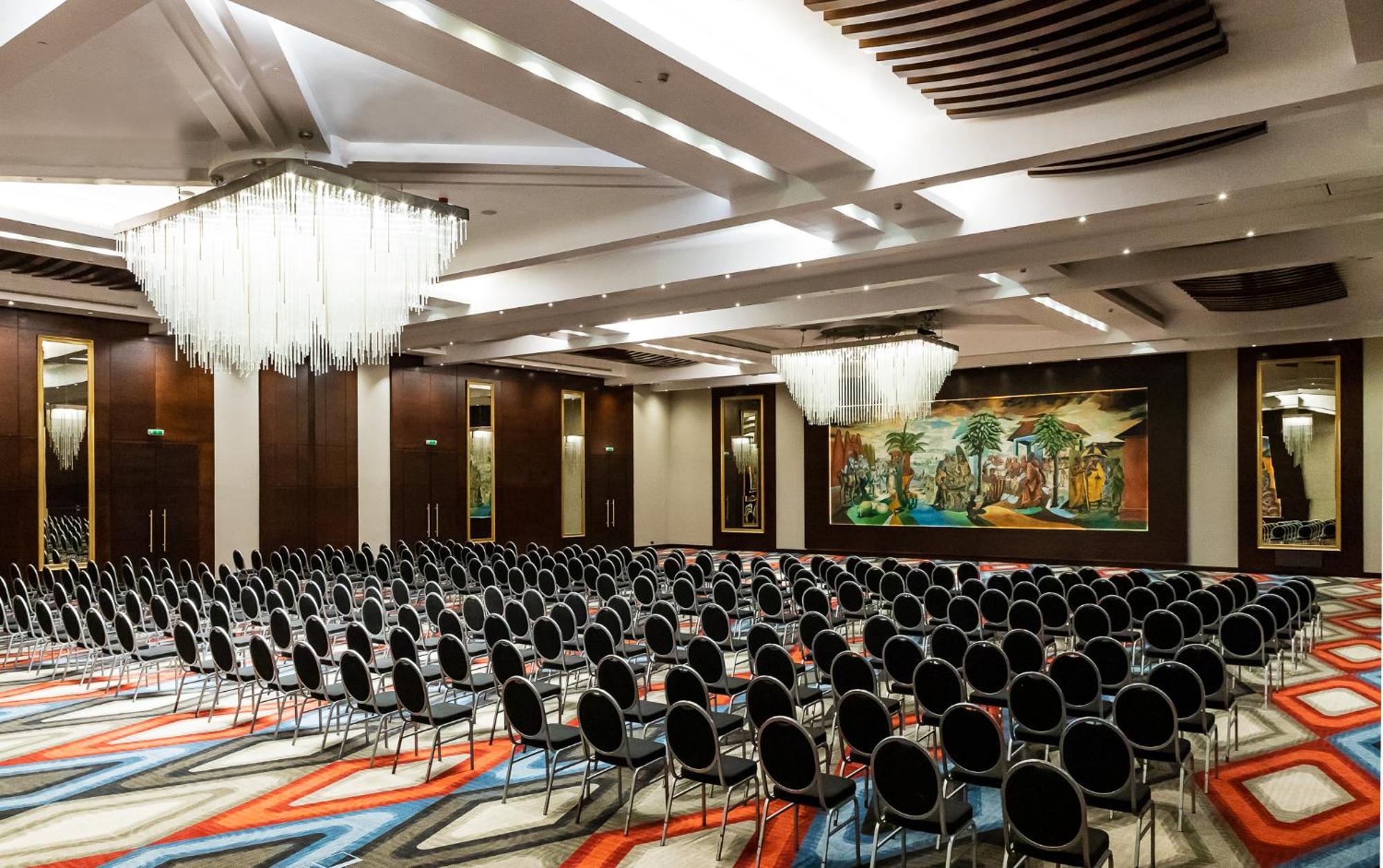 โมเวนพิก แอมบาสซาเดอร์ โฮเทล อักกรา Hotel ภายนอก รูปภาพ