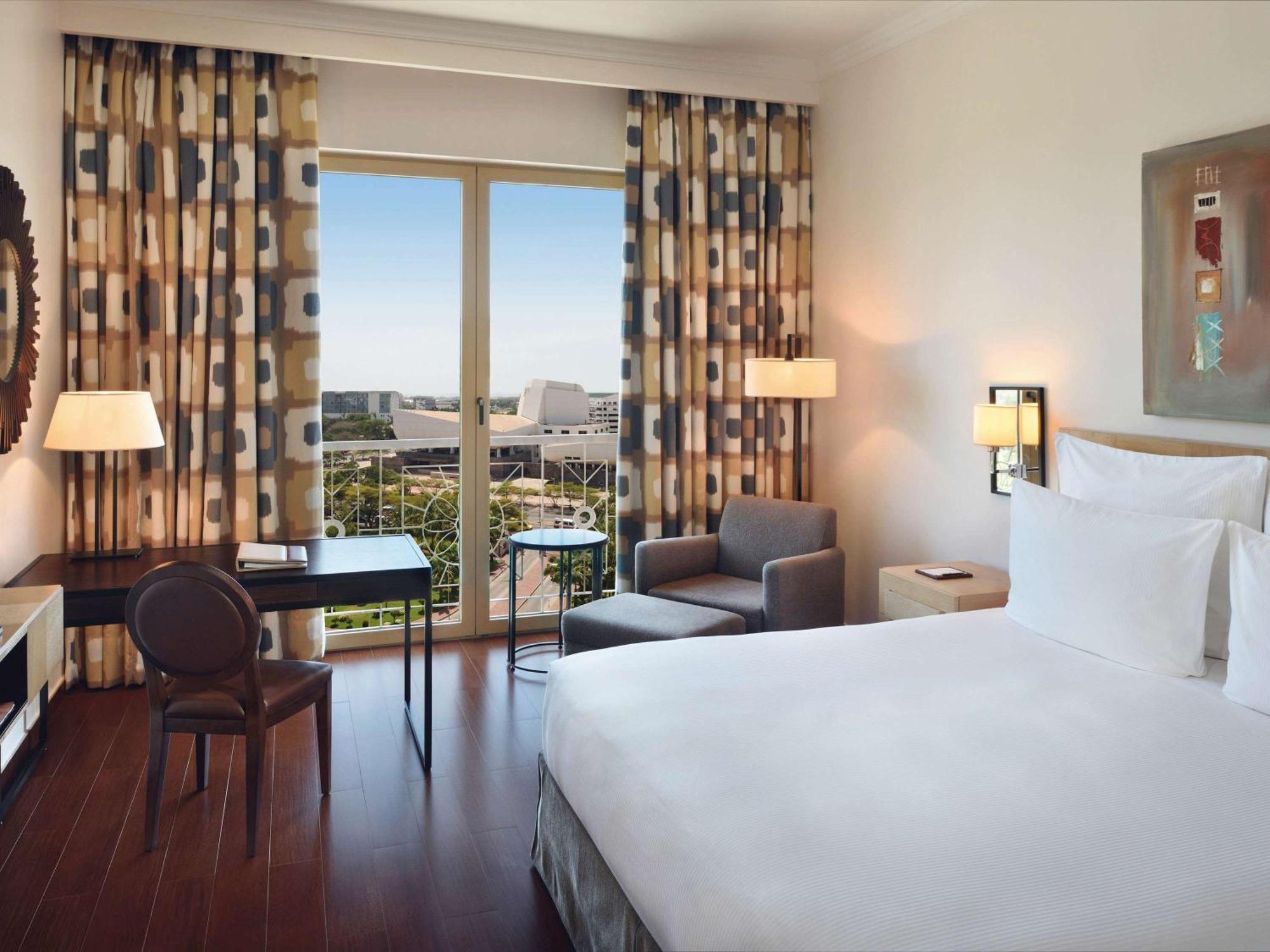 โมเวนพิก แอมบาสซาเดอร์ โฮเทล อักกรา Hotel ภายนอก รูปภาพ