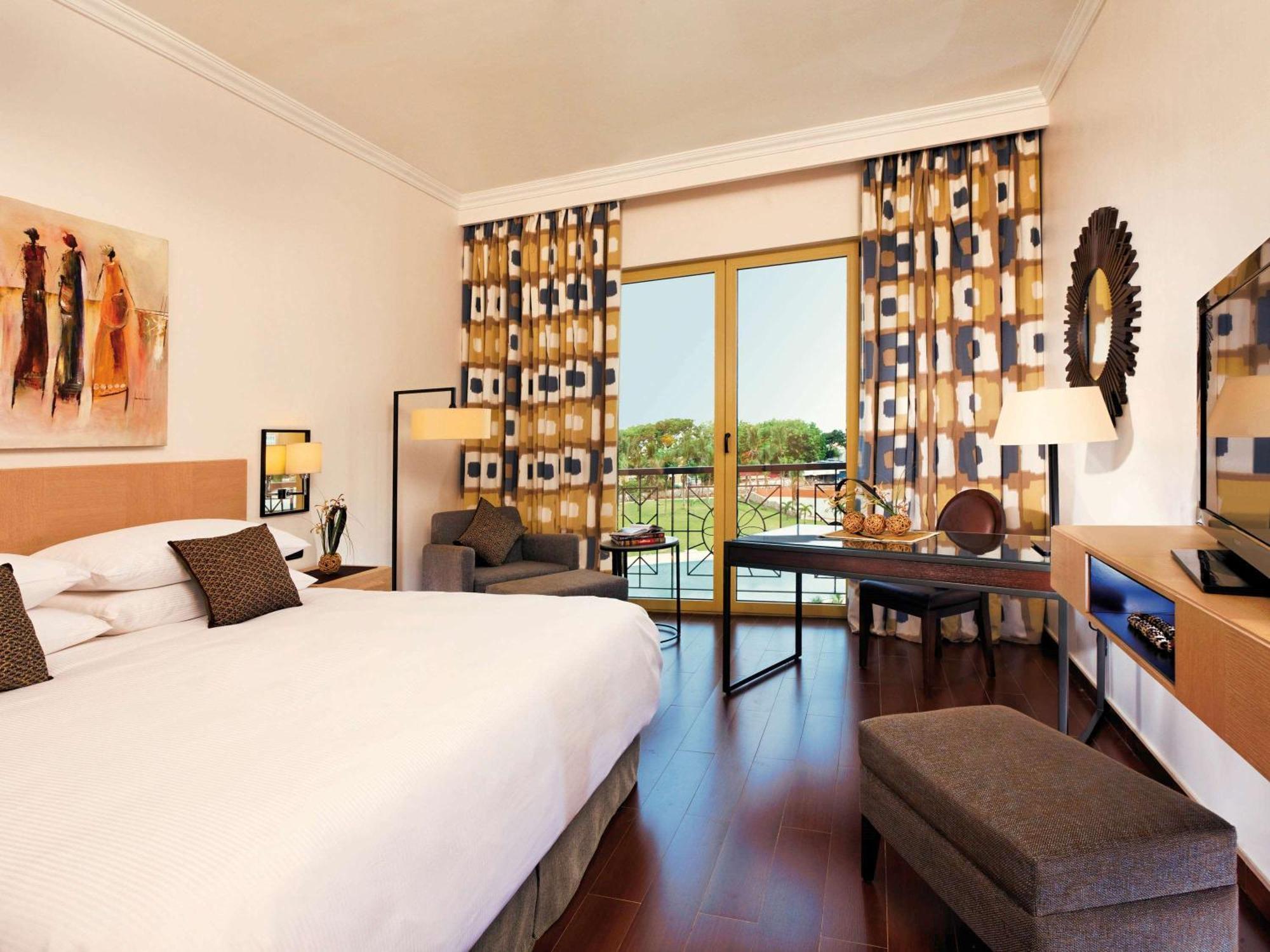 โมเวนพิก แอมบาสซาเดอร์ โฮเทล อักกรา Hotel ภายนอก รูปภาพ