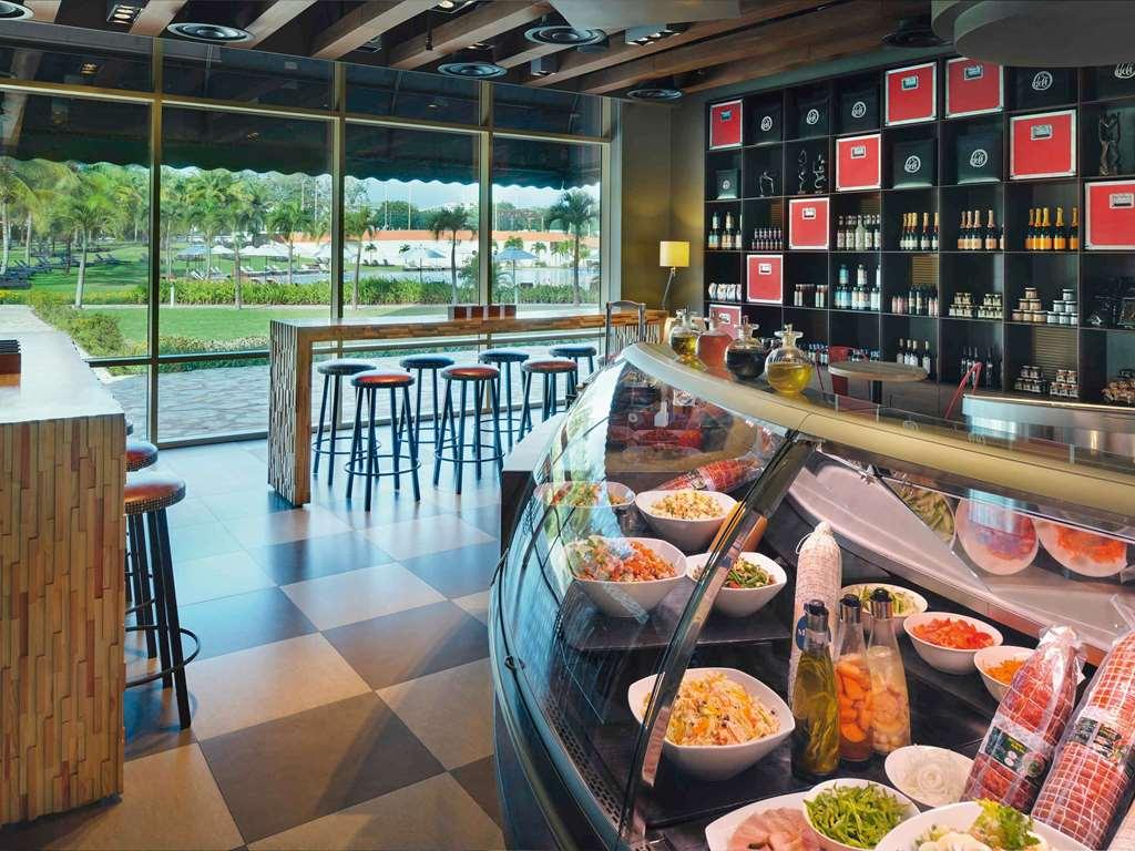 โมเวนพิก แอมบาสซาเดอร์ โฮเทล อักกรา Hotel ร้านอาหาร รูปภาพ