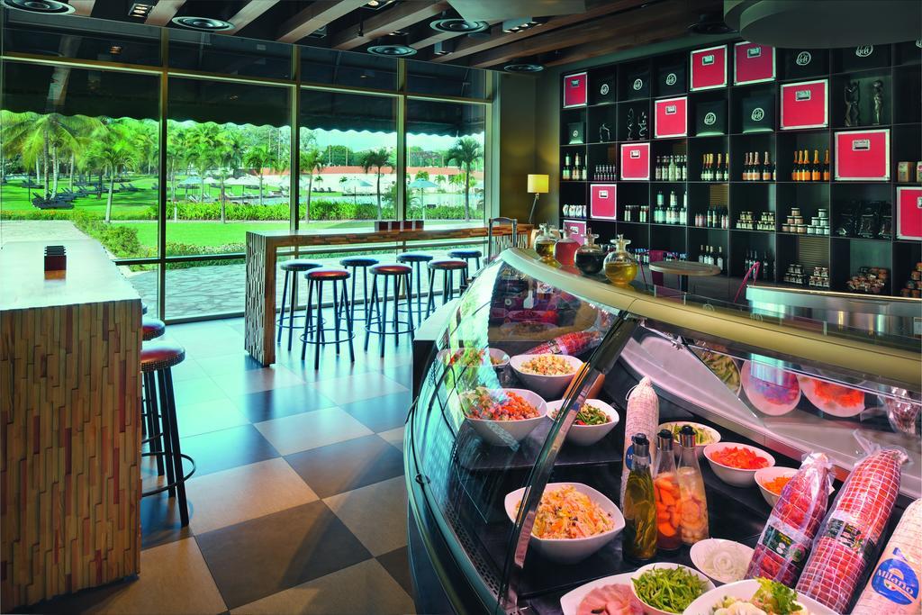 โมเวนพิก แอมบาสซาเดอร์ โฮเทล อักกรา Hotel ภายนอก รูปภาพ