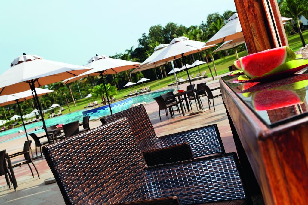 โมเวนพิก แอมบาสซาเดอร์ โฮเทล อักกรา Hotel ภายนอก รูปภาพ
