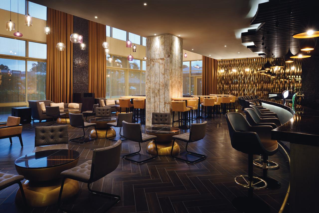 โมเวนพิก แอมบาสซาเดอร์ โฮเทล อักกรา Hotel ภายนอก รูปภาพ
