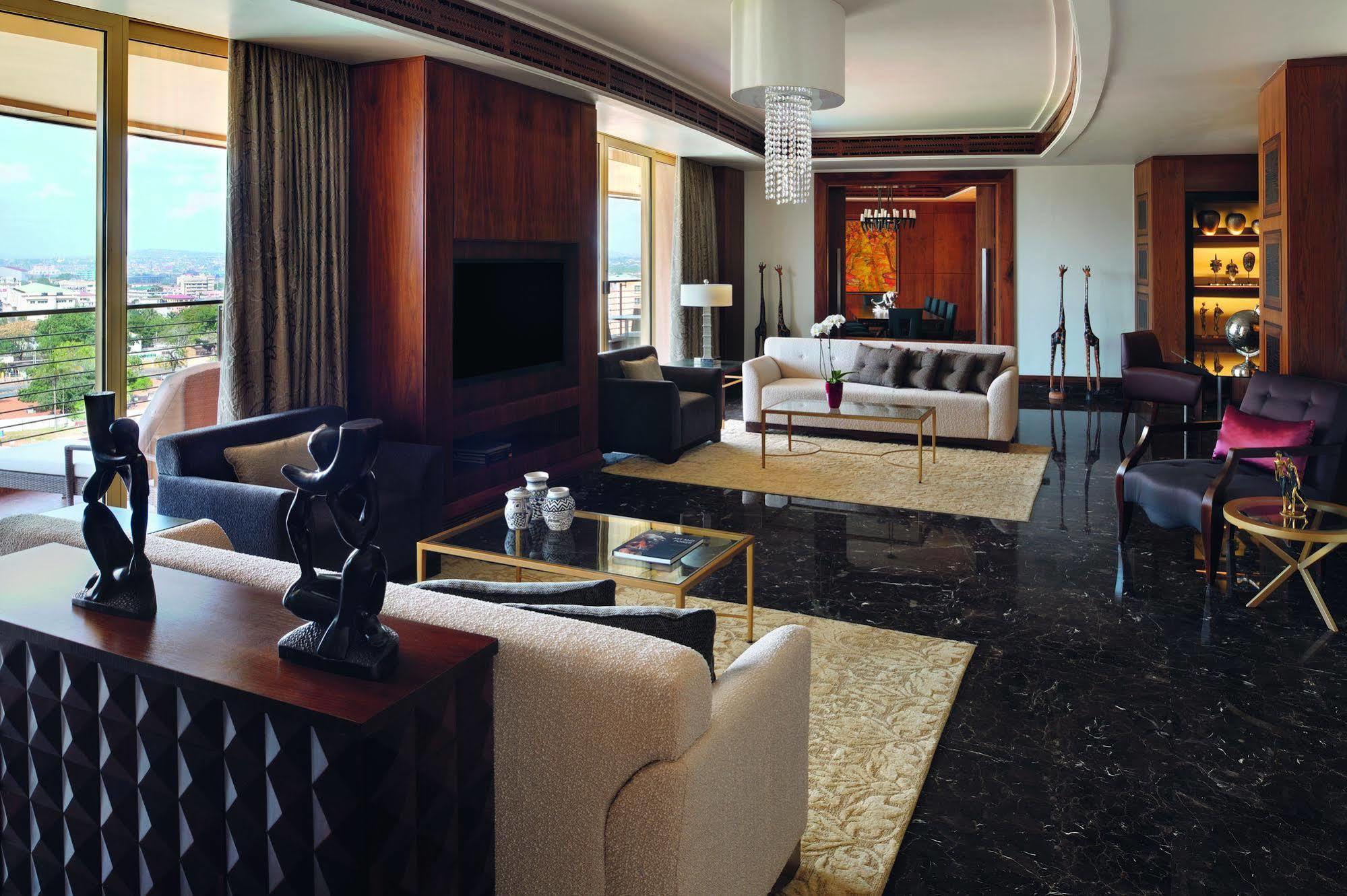 โมเวนพิก แอมบาสซาเดอร์ โฮเทล อักกรา Hotel ภายนอก รูปภาพ