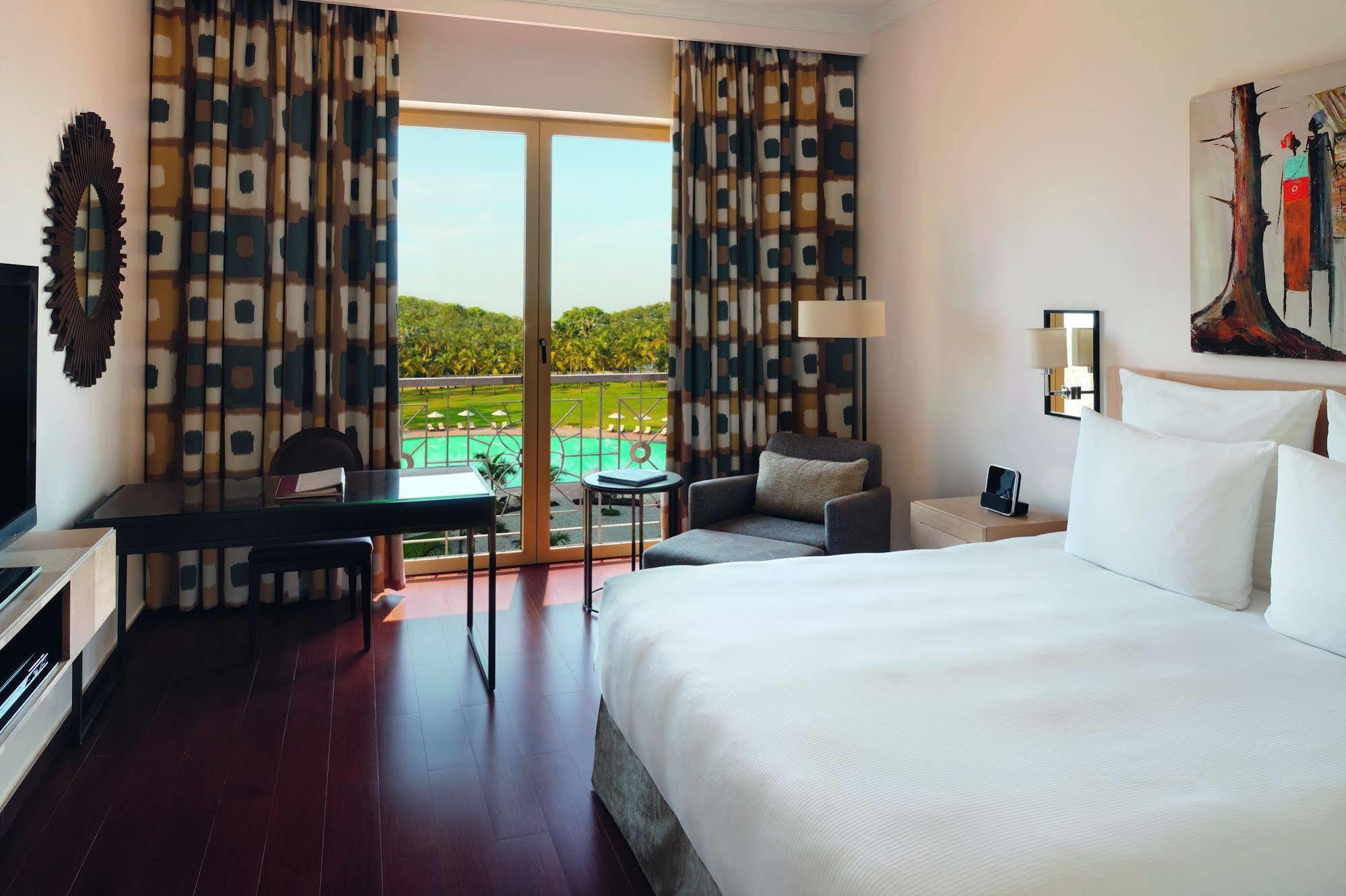 โมเวนพิก แอมบาสซาเดอร์ โฮเทล อักกรา Hotel ภายนอก รูปภาพ