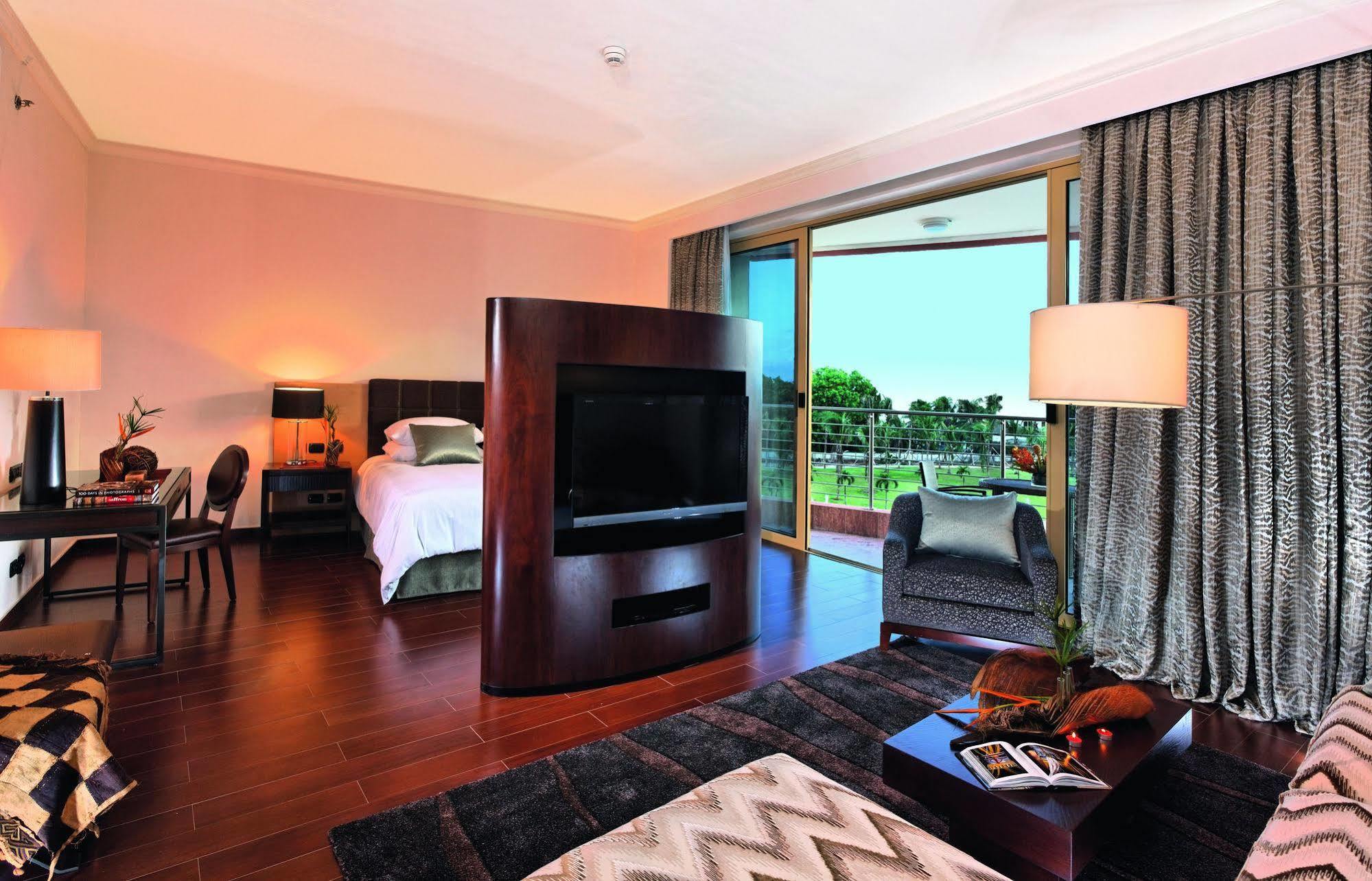 โมเวนพิก แอมบาสซาเดอร์ โฮเทล อักกรา Hotel ภายนอก รูปภาพ