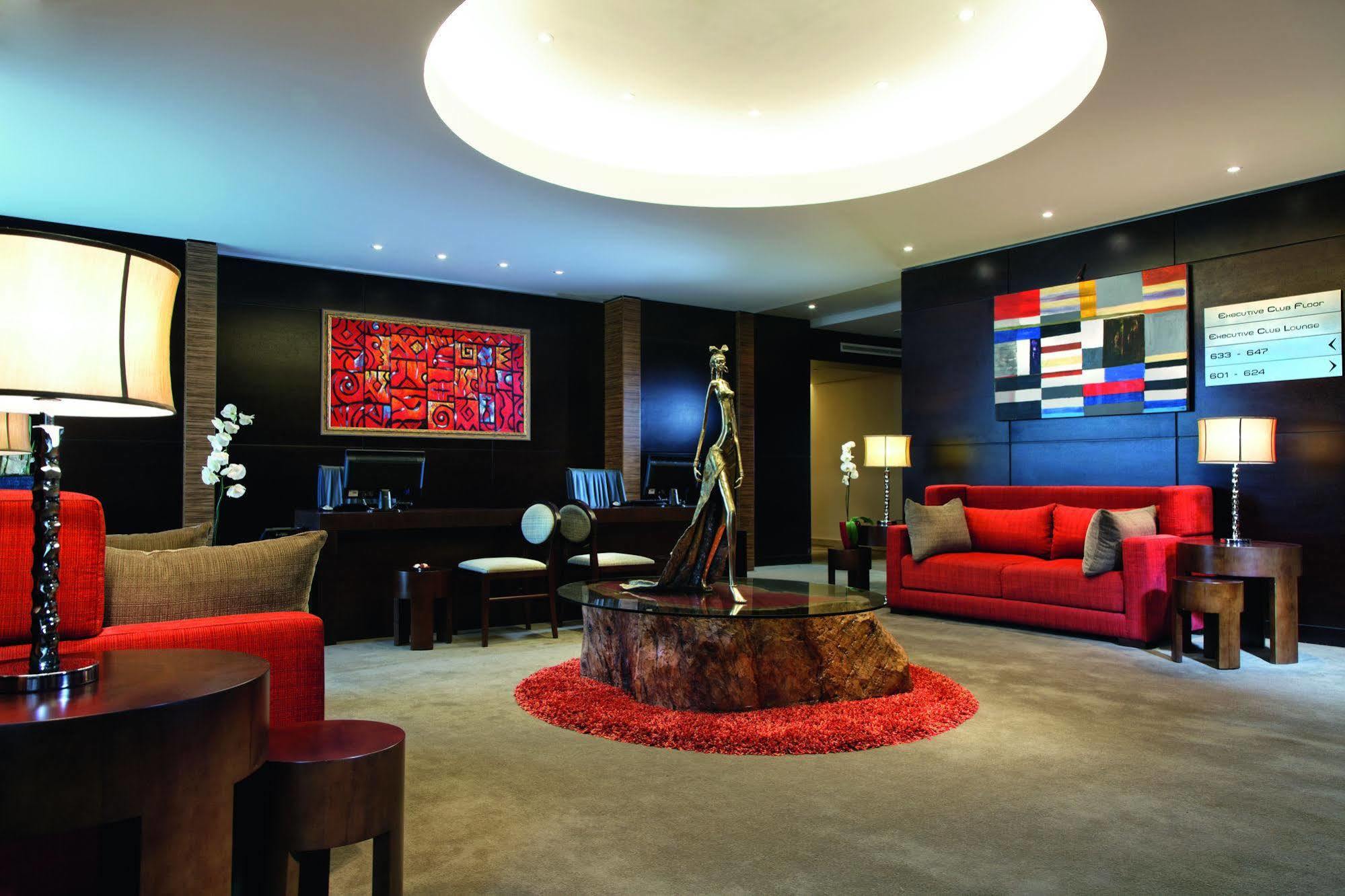 โมเวนพิก แอมบาสซาเดอร์ โฮเทล อักกรา Hotel ภายนอก รูปภาพ