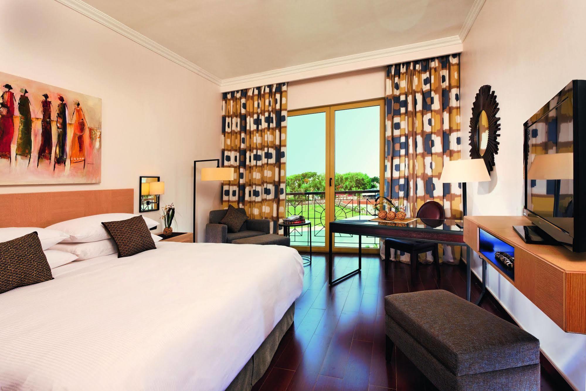 โมเวนพิก แอมบาสซาเดอร์ โฮเทล อักกรา Hotel ภายนอก รูปภาพ
